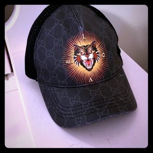 GUCCI Cat Trucker Hat